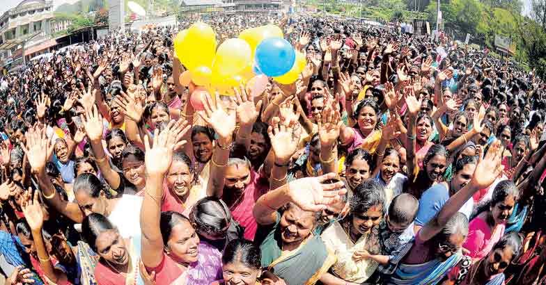 മൂന്നാര്‍ ചര്‍ച്ചയില്‍ പങ്കെടുപ്പിക്കണമെന്ന ആവശ്യവുമായി സ്ത്രീ തൊഴിലാളികള്‍