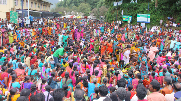 മൂന്നാറിലെ തേയിലത്തോട്ടങ്ങളില്‍ തൊഴിലാളികള്‍ക്ക് അടിമജീവിതം