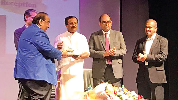 പ്ര​വാ​സി​ക​ളു​ടെ  യാ​ത്രാ​ദു​രി​ത​ത്തി​ന്​  പ​രി​ഹാ​ര​മു​ണ്ടാ​ക്ക​ൽ  ആ​ദ്യ ദൗ​ത്യം