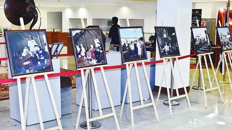 എ​ലി​സ​ബ​ത്ത്​ രാ​ജ്​​ഞി​യു​ടെ  സ​ന്ദ​ർ​ശ​ന ഒാ​ർ​മ​യി​ൽ പ്ര​ദ​ർ​ശ​നം