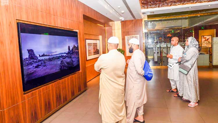 ഖു​ർ​ആ​ൻ പ്ര​ദ​ർ​ശ​ന മ്യൂ​സി​യ​ത്തി​ലേ​ക്ക്​ സ​ന്ദ​ർ​ശ​ക​പ്ര​വാ​ഹം