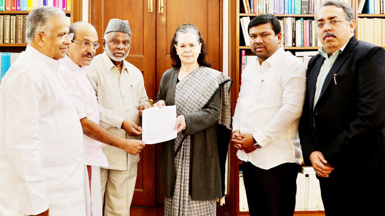 അതൃപ്തിയുമായി ലീഗ് സോണിയക്കുമുന്നിൽ അതൃപ്തിയുമായി ലീഗ് സോണിയക്കുമുന്നിൽ