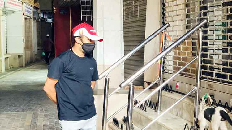 മ​ത്ര സൂ​ഖി​ലെ ‘ലോ​ക്​​ഡൗ​ൺ’  നാ​ലു​മാ​സം പി​ന്നി​ടു​ന്നു