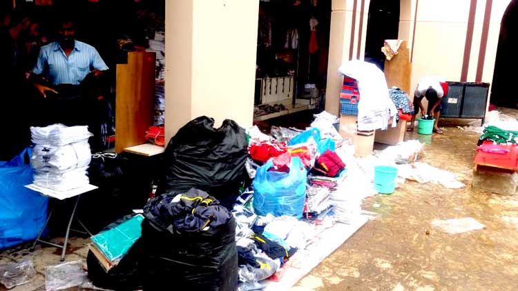 മത്ര സൂഖിൽ ആ​യി​ര​ക്ക​ണ​ക്കി​ന്​  റി​യാ​ലി​െൻറ ന​ഷ്​​ടം