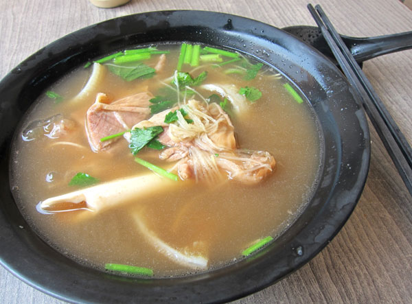 ആട്ടിന്‍ സൂപ്പും തല വരട്ടിയതും