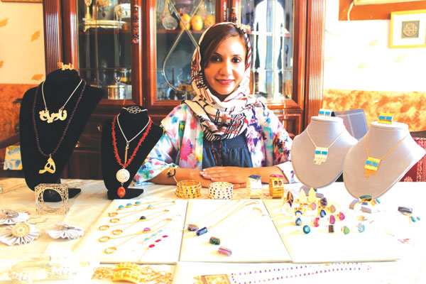 കടലും കടന്ന് നാദിയയുടെ ആഭരണപ്പെരുമ