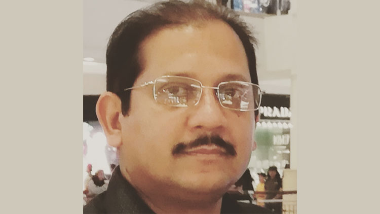 ന​സീ​ർ ഖാ​ന്​ എ​ൻ.​ആ​ർ.​െ​എ  എ​ക്​​സ​ല​ൻ​സ്​ അ​വാ​ർ​ഡ്​