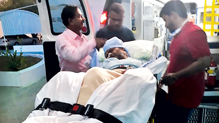 സു​മ​ന​സു​ക​ള്‍ക്ക് ന​ന്ദി പ​റ​ഞ്ഞ്   ഹ​സി​മു​ദ്ദീ​ന്‍ നാ​ട​ണ​ഞ്ഞു