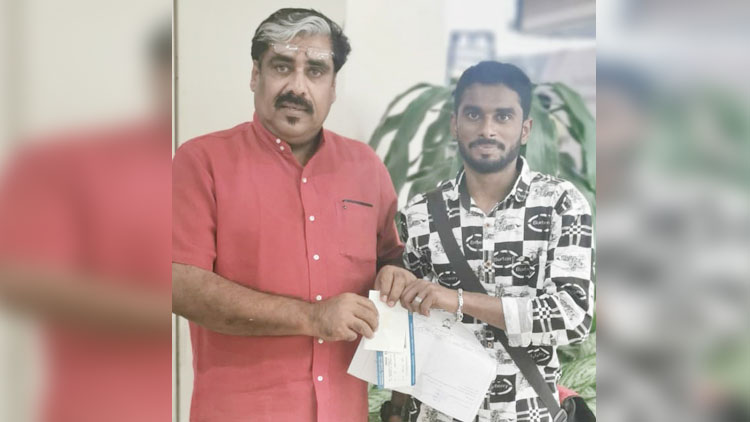 ‘ആ​ടു​ജീ​വി​ത’​ത്തി​ൽ​നി​ന്ന്​ ര​ക്ഷ​പ്പെ​ട്ട്​ അ​ദ്വൈ​ത്​ നാ​ട്ടി​ലേ​ക്ക്​