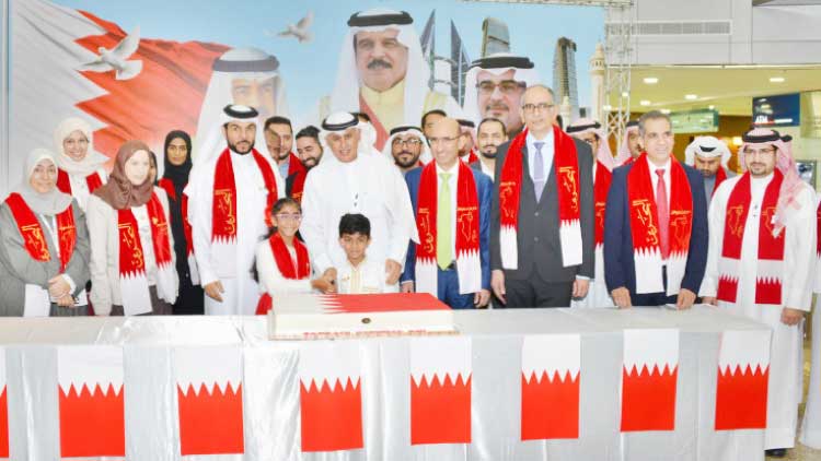 രാജ്യം 48ാം ദേ​ശീ​യ ദി​നാ​ഘോ​ഷം ഉ​ജ്ജ്വ​ല​മാ​യി ആ​ഘോ​ഷി​ച്ചു