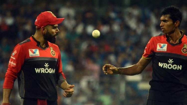 ന​വ്​​ദീ​പ്​ സ​യ്​​നി ഇ​ന്ത്യ​ൻ ടീ​മി​നൊ​പ്പം