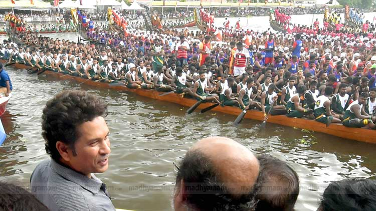 നെഹ്റു ട്രോഫി നടുഭാഗം ചുണ്ടന് നെഹ്റു ട്രോഫി നടുഭാഗം ചുണ്ടന്