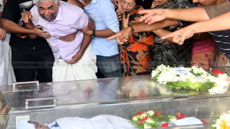 പുത്തൻ വീടി​െൻറ പൂമുഖത്ത്​ അവസാനമായി അവരെത്തി