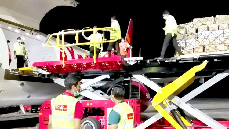 ഒമാനിലേക്ക്​ വിഷു വിഭവങ്ങളുമായി പ്രത്യേക വിമാനമെത്തി