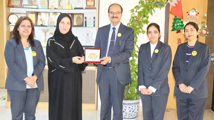 ഇ​റ്റാ​ലി​യ​ന്‍ പ്ര​സി​ഡ​ൻ​റ്​  ബ​ഹ്റൈ​ന്‍ അം​ബാ​സ​ഡ​റി​ല്‍നി​ന്ന്​  നി​യ​മ​ന രേ​ഖ​ക​ള്‍ സ്വീ​ക​രി​ച്ചു