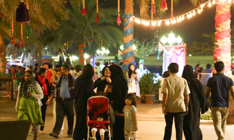 പാ​ട്ടും നൃ​ത്ത​വും മ​ത്സ​ര​ങ്ങ​ളു​മാ​യി അ​ൽ ഖ​സ്ബ​യി​ൽ ഇ​ന്ത്യ​ൻ നൈ​റ്റ്