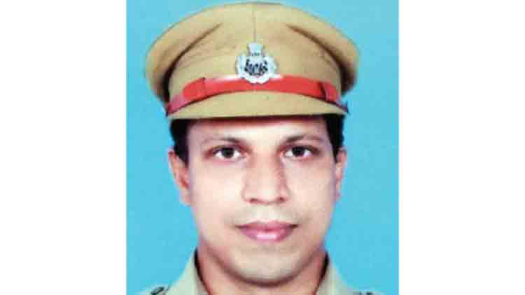 ‘മ​റ്റൊ​ന്നും ആ​ലോ​ചിക്കാതെ എടുത്തുചാടി; എ​ന്നി​ട്ടും ആ ​കൈ​ക​ൾ വെ​ള്ള​ത്തി​ലാ​ണ്ടു​പോ​യി...’