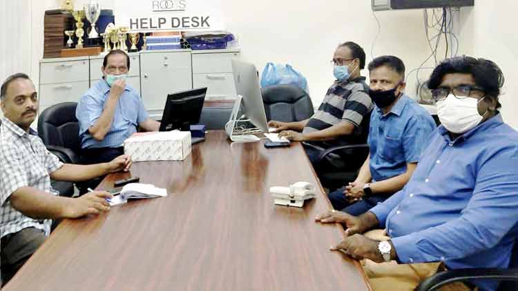 ദു​രി​ത​ബാ​ധി​ത​ർ​ക്ക്​ സ​ഹാ​യ​കേ​ന്ദ്ര​മാ​യി  നോ​ർ​ക്ക കോ​വി​ഡ്​ ഹെ​ൽ​പ്​ ഡെ​സ്​​ക്​