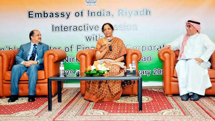 ഇന്ത്യൻ ധനമന്ത്രി സൗദി–ഇന്ത്യൻ വ്യവസായികളുമായി കൂടിക്കാഴ്ച നടത്തി