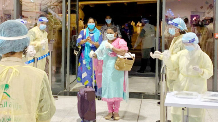 മ​ല​യാ​ളി​ക​ളു​ൾ​പ്പെ​ടെ 213 ഇ​ന്ത്യ​ൻ ന​ഴ്​​സു​മാ​ർ സൗ​ദി​യി​ൽ തി​രി​ച്ചെ​ത്തി