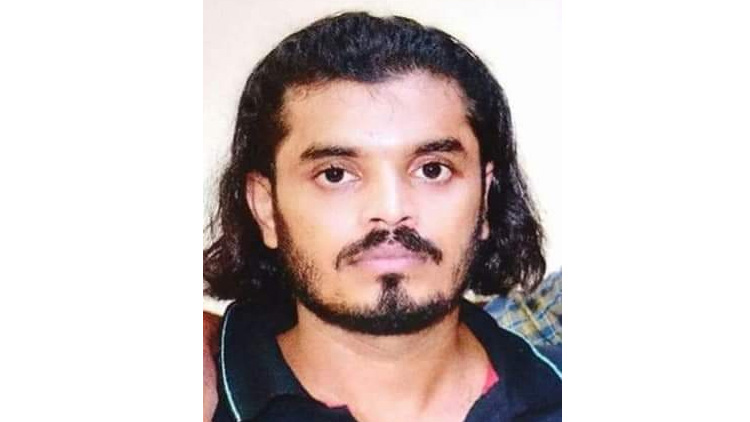 തെങ്ങ് മുറിക്കുന്നതിനിടെ കടപുഴകി ട്രോമ കെയർ പ്രവർത്തകൻ മരിച്ചു തെങ്ങ് മുറിക്കുന്നതിനിടെ കടപുഴകി ട്രോമ കെയർ പ്രവർത്തകൻ മരിച്ചു