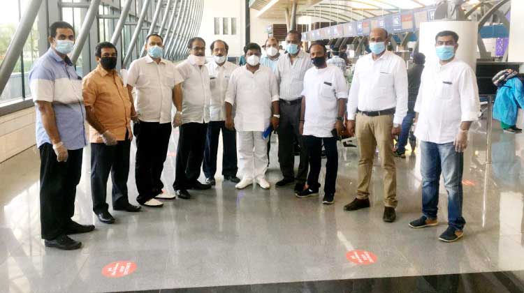 ഒ.​െ​എ.​സി.​സി ചാ​ർ​േ​ട്ട​ഡ്​ വി​മാ​ന സ​ർ​വി​സ്​ ന​ട​ത്തി 