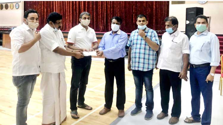 ഒ.ഐ.സി.സി യൂത്ത് വിങ് എയർ ടിക്കറ്റ് നൽകി ഒ.ഐ.സി.സി യൂത്ത് വിങ് എയർ ടിക്കറ്റ് നൽകി