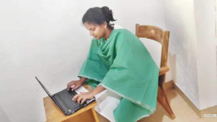 ഗ​ര്‍ഭി​ണി​ക​ളെ സൗ​ജ​ന്യ​മാ​യി നാ​ട്ടി​ലെ​ത്തി​ക്ക​ണം: ഒ.​ഐ.​സി.​സി ആ​യി​രം ഇ-​മെ​യി​ലു​ക​ൾ അ​യ​ച്ചു