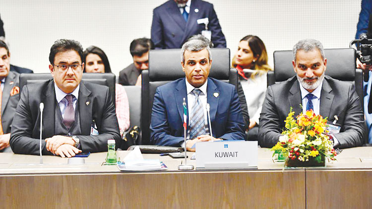 എ​ണ്ണ ഉ​ൽ​പാ​ദ​ന നി​യ​ന്ത്ര​ണം: ച​ര​ടു​വ​ലി​ച്ച്​ കു​വൈ​ത്തും  സൗ​ദി​യും യു.​എ.​ഇ​യും