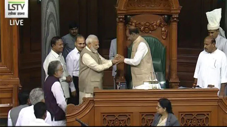 ഒാം ​ബി​ർ​ള ലോക്​സഭാ സ്​പീക്കറായി ചുമതലയേറ്റു