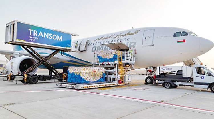 ഒമാൻ എയറിൽ 1.90 ലക്ഷം കിലോ സാധനങ്ങൾ എത്തിച്ചു ഒമാൻ എയറിൽ 1.90 ലക്ഷം കിലോ സാധനങ്ങൾ എത്തിച്ചു