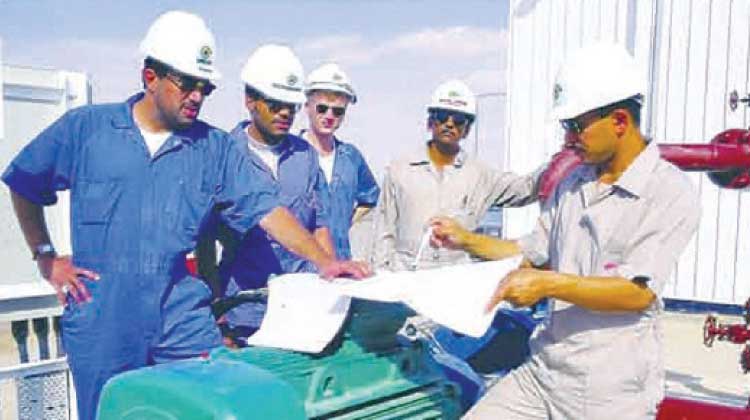 ഒ​മാ​നി​ൽ വി​ദേ​ശി​ക​ളു​ടെ എ​ണ്ണം കു​റ​ഞ്ഞു