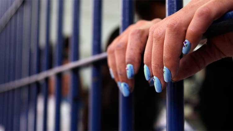 അ​നാ​ശാ​സ്യം:  17 സ്​​ത്രീ​ക​ൾ  അ​റ​സ്​​റ്റി​ൽ