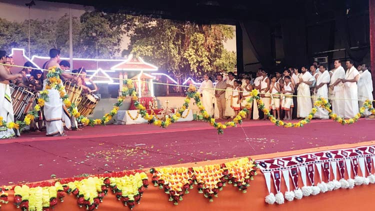 ‘രുചിയും പാട്ടും’ കെ​േങ്കമം;  ഒാണാട്ടുകര ഫെസ്​റ്റ്​ വേറിട്ടതായി