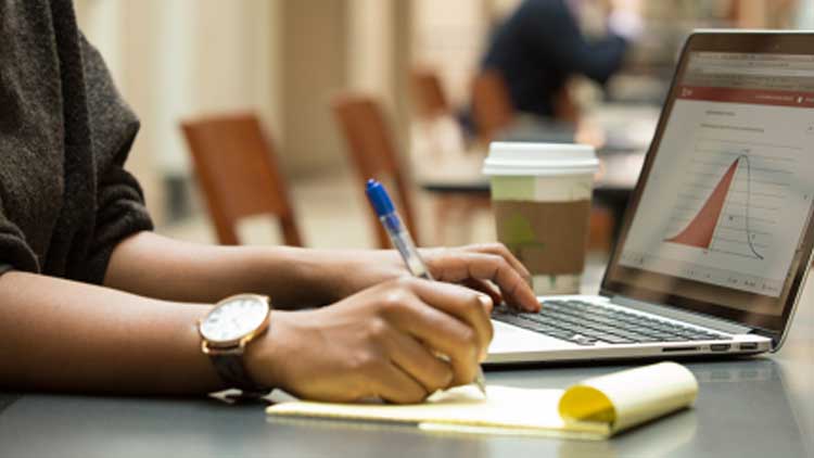 ബോ​​​ധ​​​ന​​​ശാ​​​സ്ത്ര​​​ത്തി​​ൽ ഊ​​​ന്ന​ണം ഒാ​ൺ​​ലൈ​ൻ വി​​​ദ്യാ​​​ഭ്യാ​​​സം 