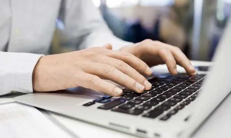 ഇ​ന്ത്യ സ​ന്ദ​ർ​ശ​നം: ഒാ​ൺ​ലൈ​ൻ വി​സ ത​ട്ടി​പ്പു​കാ​രു​ടെ വ​ല​യി​ൽ കു​ടു​ങ്ങ​രു​ത്​