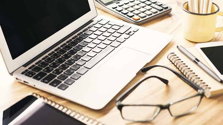 അ​ധ്യ​യ​നം ഒാ​ൺ​ലൈ​നാ​യി;  ര​ക്ഷി​താ​ക്ക​ൾ ആ​ശ​ങ്ക​യി​ലും