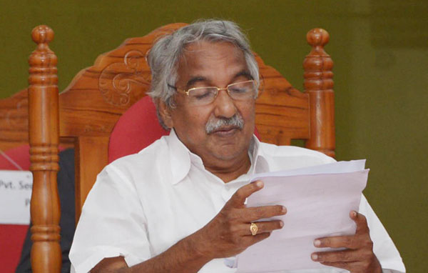 താങ്ങാനാവുന്നതിനേക്കാള്‍ വേതനം ആവശ്യപ്പെട്ടാല്‍ തോട്ടം മേഖല അടച്ചുപൂട്ടേണ്ടിവരും: മുഖ്യമന്ത്രി