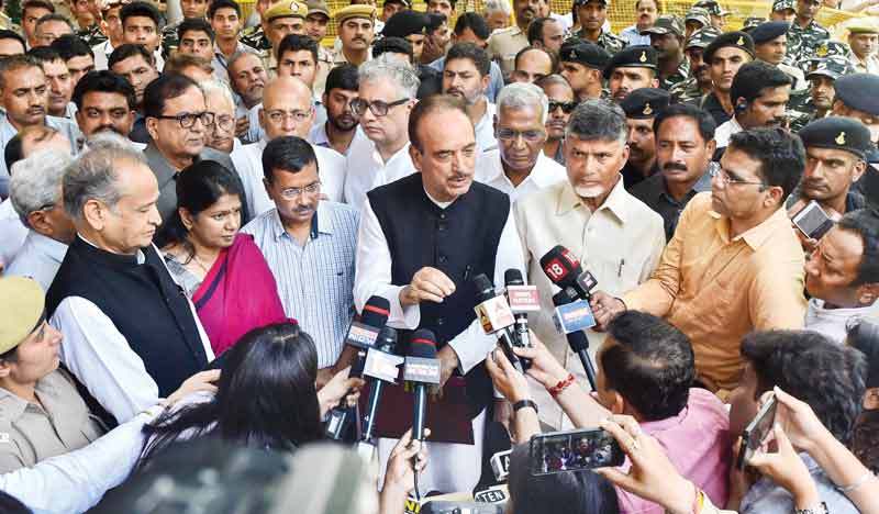 കൂടുതൽ സംസ്​ഥാനങ്ങളിൽ വോ​ട്ടു​യ​ന്ത്ര​ക്കടത്ത്​ പി​ടി​കൂ​ടി; പ്ര​തി​ഷേ​ധം ശ​ക്തം