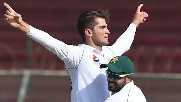 പാ​കി​സ്​​താനെതിരെ ല​ങ്ക 271ന്​ ​പു​റ​ത്ത്​