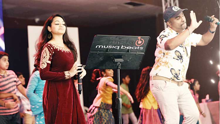 ആ​ഘോ​ഷ​പ്പൊ​ലി​മ തീ​ർ​ത്ത് പാ​ല​ക്കാ​ട​ൻ മേ​ള