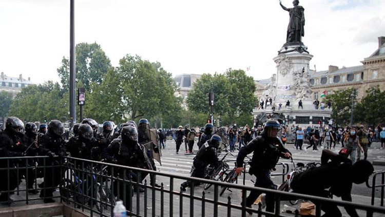 വംശവെറിക്കെതിരെ പ്രതിഷേധം ഫ്രാൻസിലും; സംഘർഷം