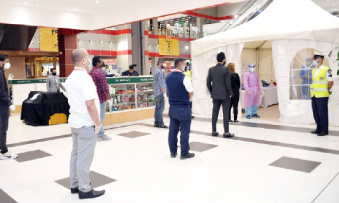 കോ​വി​ഡ്-19: ബ​ഹ്റൈ​െൻറ വി​വി​ധ ഭാ​ഗ​ങ്ങ​ളി​ല്‍ പ​രി​ശോ​ധ​ന