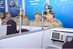 മ​ദീ​ന വി​മാ​ന​ത്താ​വ​ള ഹ​ജ്ജ്​ ടെ​ർ​മി​ന​ൽ പാ​സ്​​പോ​ർ​ട്ട്​ മേ​ധാ​വി സ​ന്ദ​ർ​ശി​ച്ചു