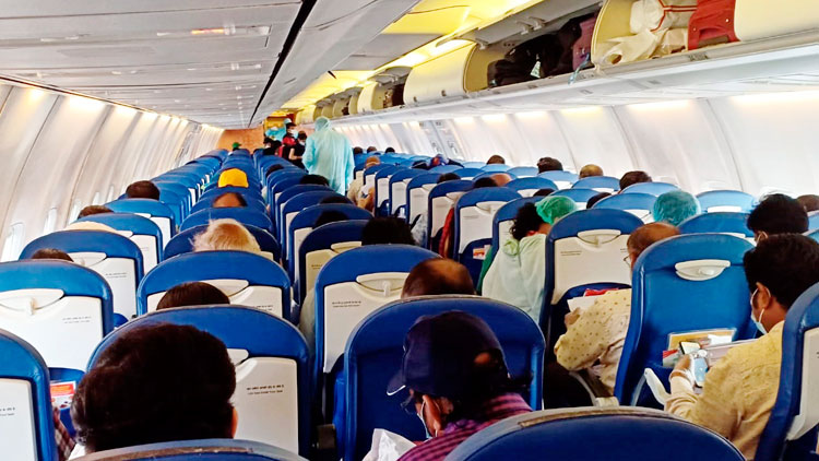 ബ​​ഹ്​​​റൈ​​നി​​ൽ​​നി​​ന്നു​​ള്ള ആ​​ദ്യ വി​​മാ​​നം നാട്ടിലെത്തി