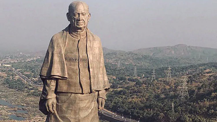 പട്ടേൽ പ്രതിമ ചോർന്നൊലിക്കുന്നു