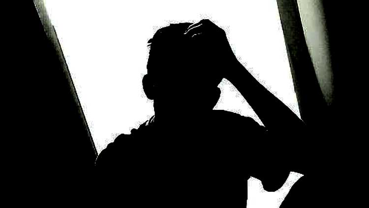 പ​ട്ടി​ണി, ചെ​ക്ക് കേ​സ്; ഈ ​വീ​ട്ടി​ൽ ദു​രി​തം പെ​യ്യു​ന്നു