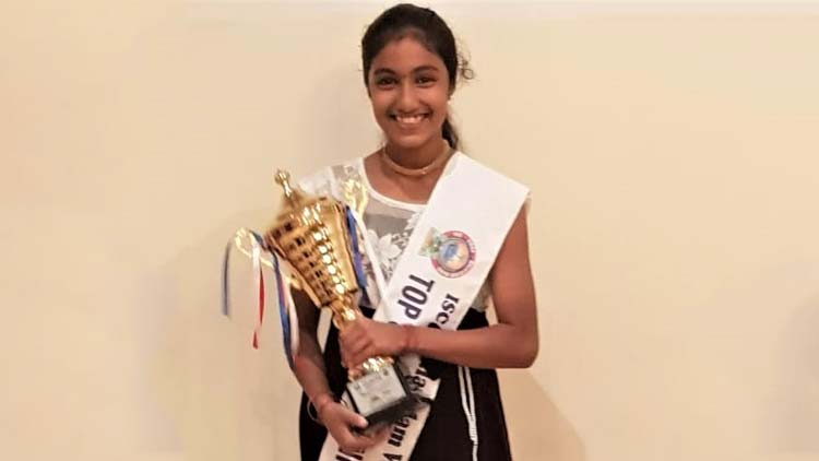 പ്ര​തി​ഭ​യു​ടെ വി​ജ​യ​ത്തി​ള​ക്ക​വു​മാ​യി പ​വി​ത്ര