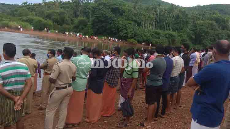 പുഴയിൽ കുളിക്കാനിറങ്ങിയ മൂന്ന്​ യുവാക്കളെ കാണാതായി