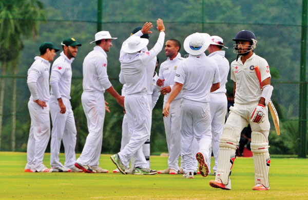 ദക്ഷിണാഫ്രിക്ക 542ന് പുറത്ത്; ഇന്ത്യ മൂന്നിന് 122